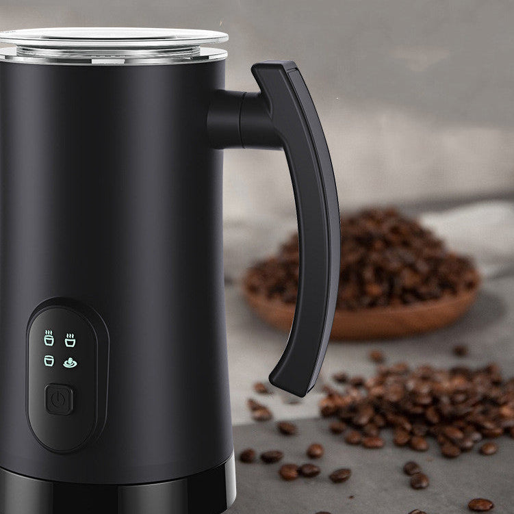 Automatic milk frother for cappuccino and coffee